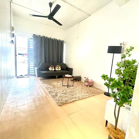 Cozy10Perwira#6Pax#Netflix#Neariconcity&Iconicpoint Villa Simpang Ampat  Exterior photo